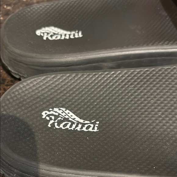 4/$20 Kauai men’s Black and Red Striped Slides, sandals - Picture 2 of 7